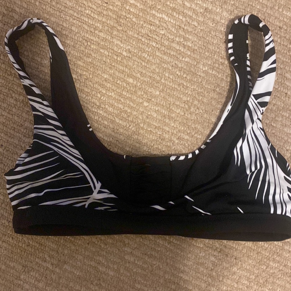 ATHLETA - Picture 2 of 2